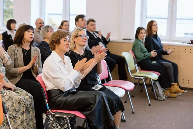 Корпоративный университет гарант. Корпоративный медицинский университет. Корпоративный университет гк бавария. Первый международный съезд педиатров. Эмблема корпоративный университет московского образования.