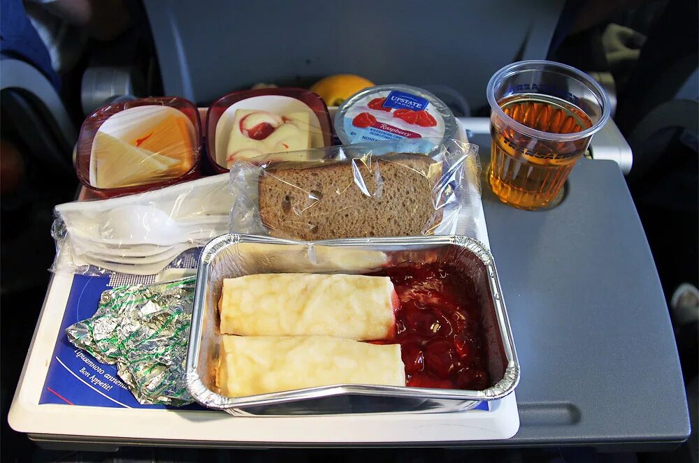 Бортовое питание Трансаэро. Трансаэро питание на борту. Империал класс Трансаэро еда. Еда в самолете Трансаэро.