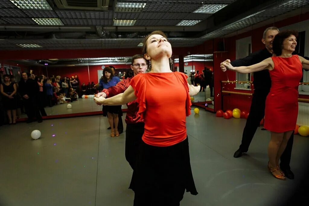 танцы в королеве. город танца королев. танцы в королеве. город танца королев. город танцев.