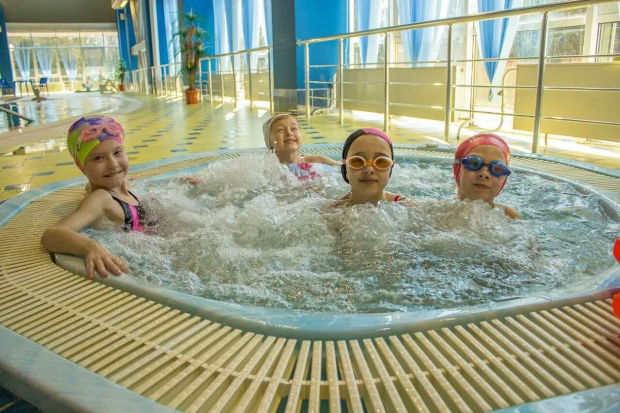 Детский санаторий акбузат уфа. Оздоровление в санатории. Санаторий васильевское подмосковье. Детский оздоровительный санаторий. Родник алтая бассейн.
