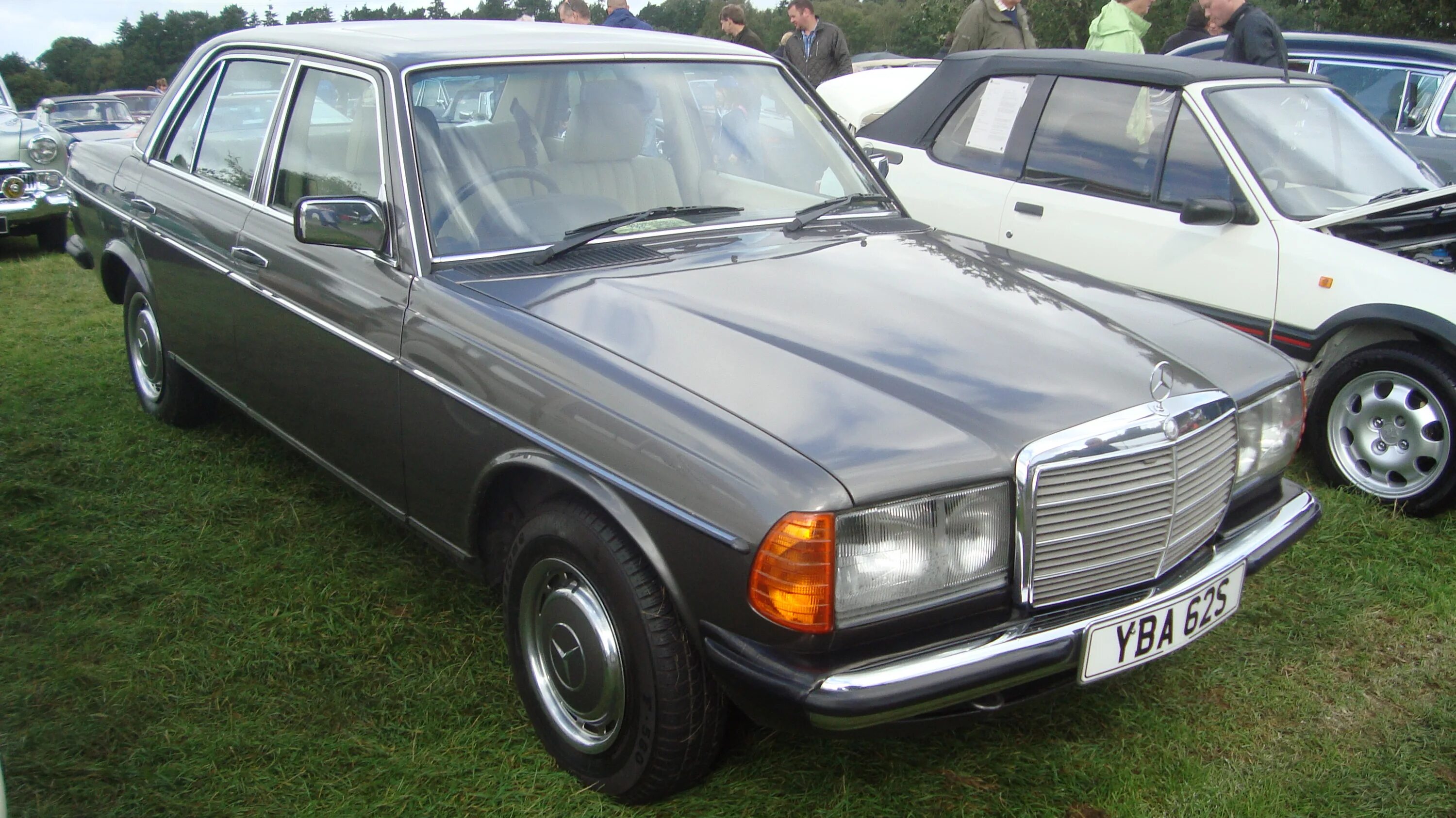 Купить мерседес 230. Мерседес е230. Mercedes e230. Мерседес 230e 1985. Mercedes-Benz w123 230.