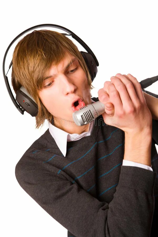 Девушка поет на сцене. Страх перед публикой. Вокалист на сцене силуэт. Страх петь. Пели пили новосибирск караоке.