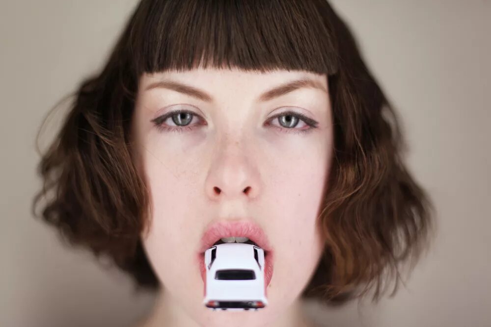 Играть ртом как называется. Загубник игра настольная. Настолка челюсти. Игра с открытым ртом. Играть ртом как называется.