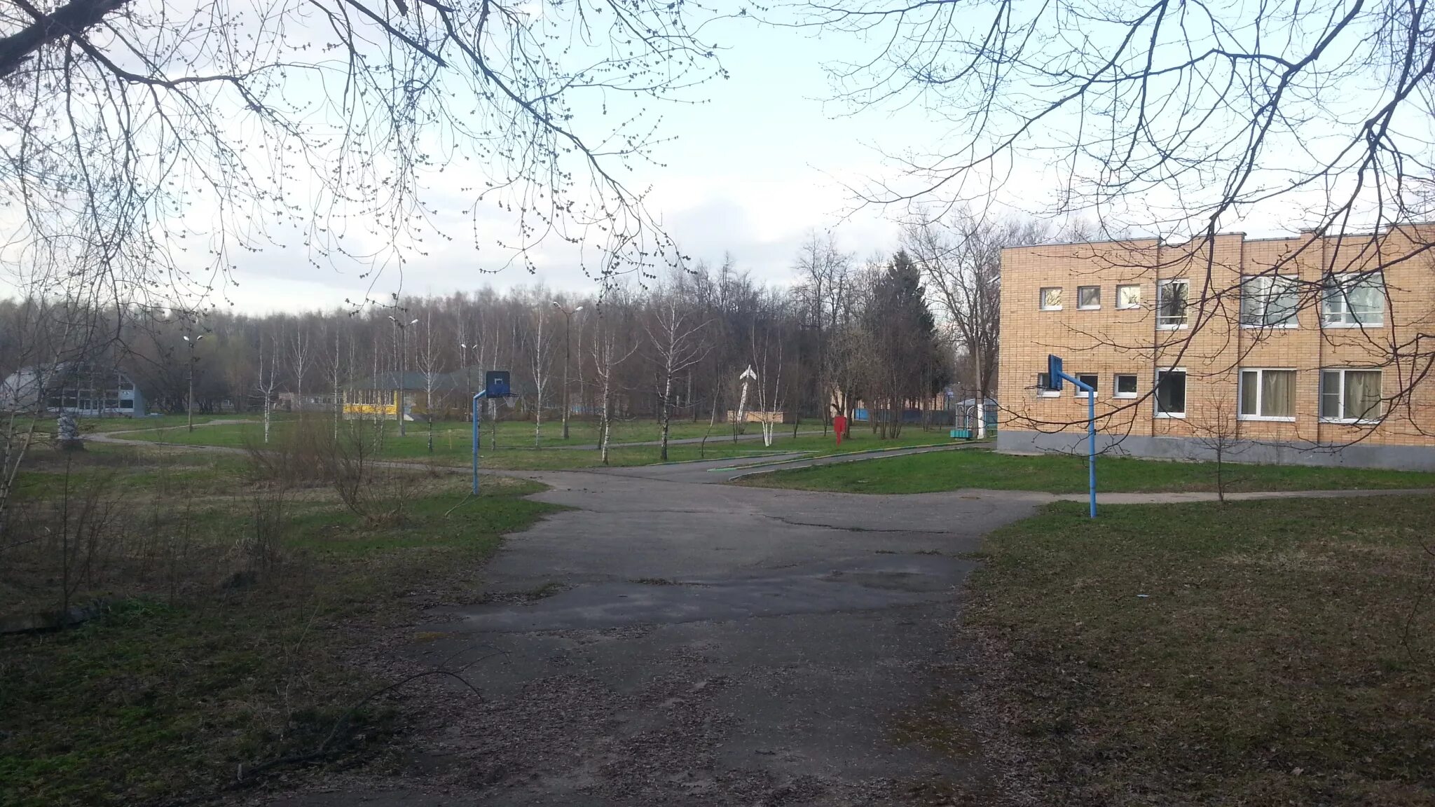 Оздоровительный комплекс салют володарского. Салют городок лагерь. Детский лагерь салют в подмосковье володарского. Детский лагерь салют московская область. Оздоровительный комплекс салют володарского.
