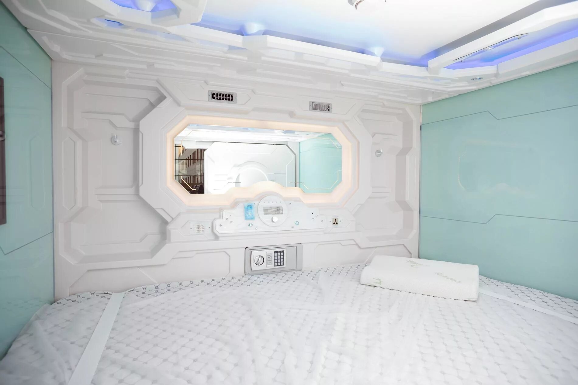 Екатеринбург аэропорт капсульный отель. Екатеринбург аэропорт капсульный отель. Power nap кольцово капсульный отель. Капсула в кольцово. Капсульный отель екатеринбург кольцово.