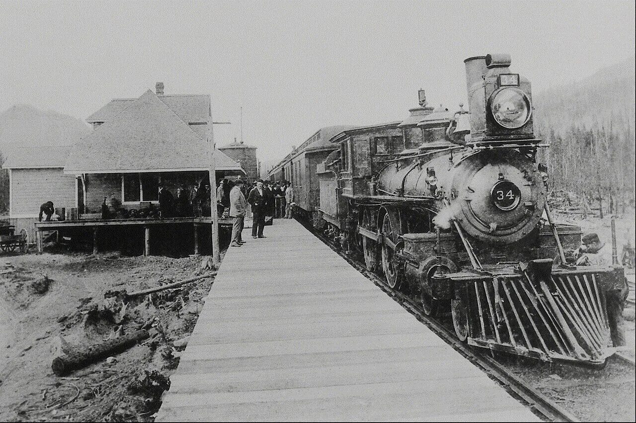 First railway. First Transcontinental Railroad. Старинная железная дорога. Первые железные дороги. Первый поезд.