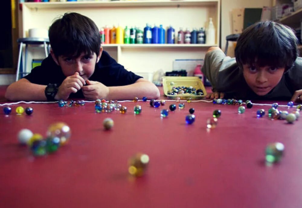 Карточная стратегия. Play true. Карточные фигуры. To play false. To play false.