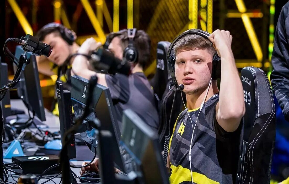 Natus vincere g2 esports. Navi. Киберспорт Navi. Нави 2022. Нави на турнире по КС го.