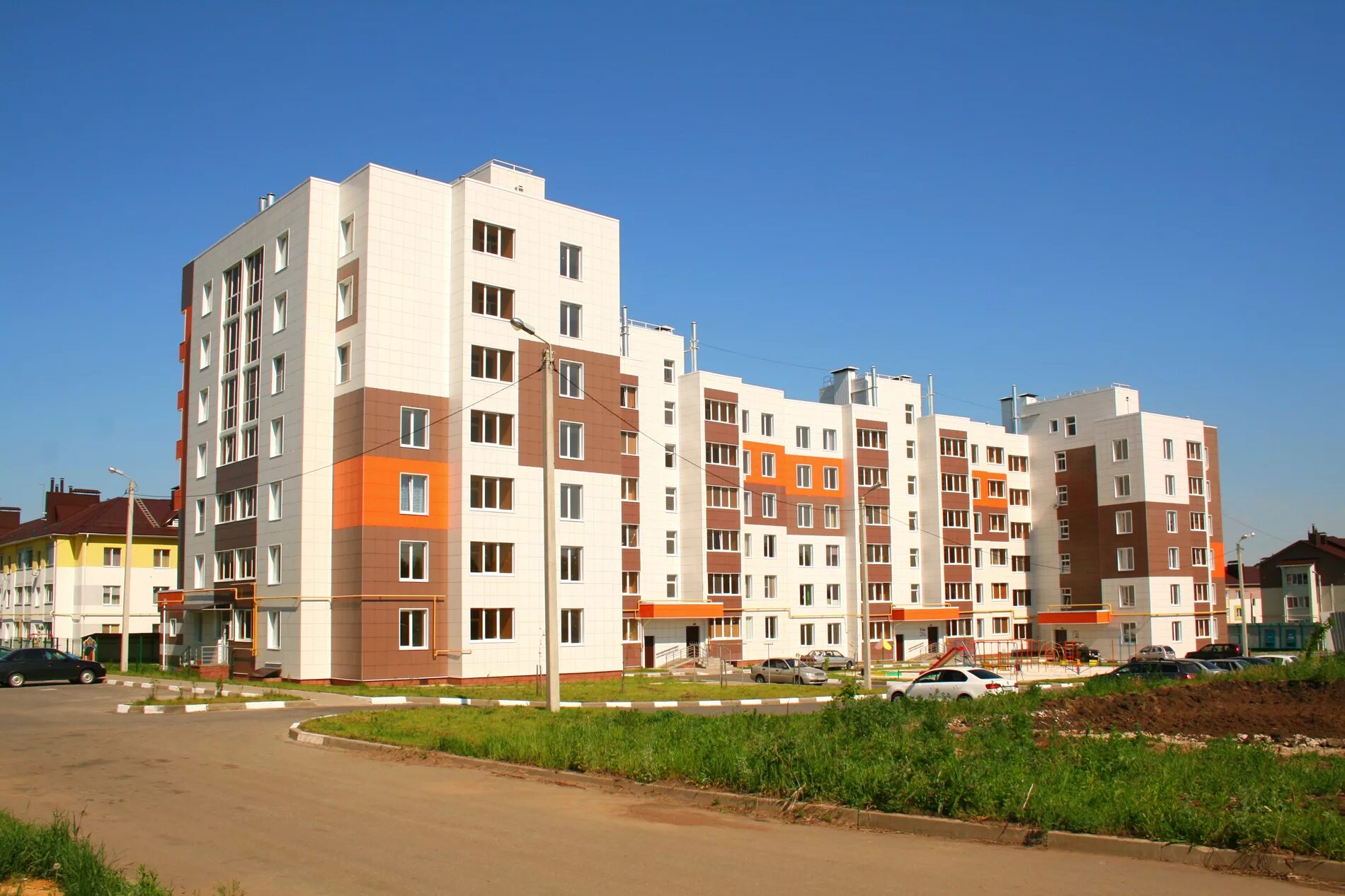 Восточный микрорайон поселка октябрьский