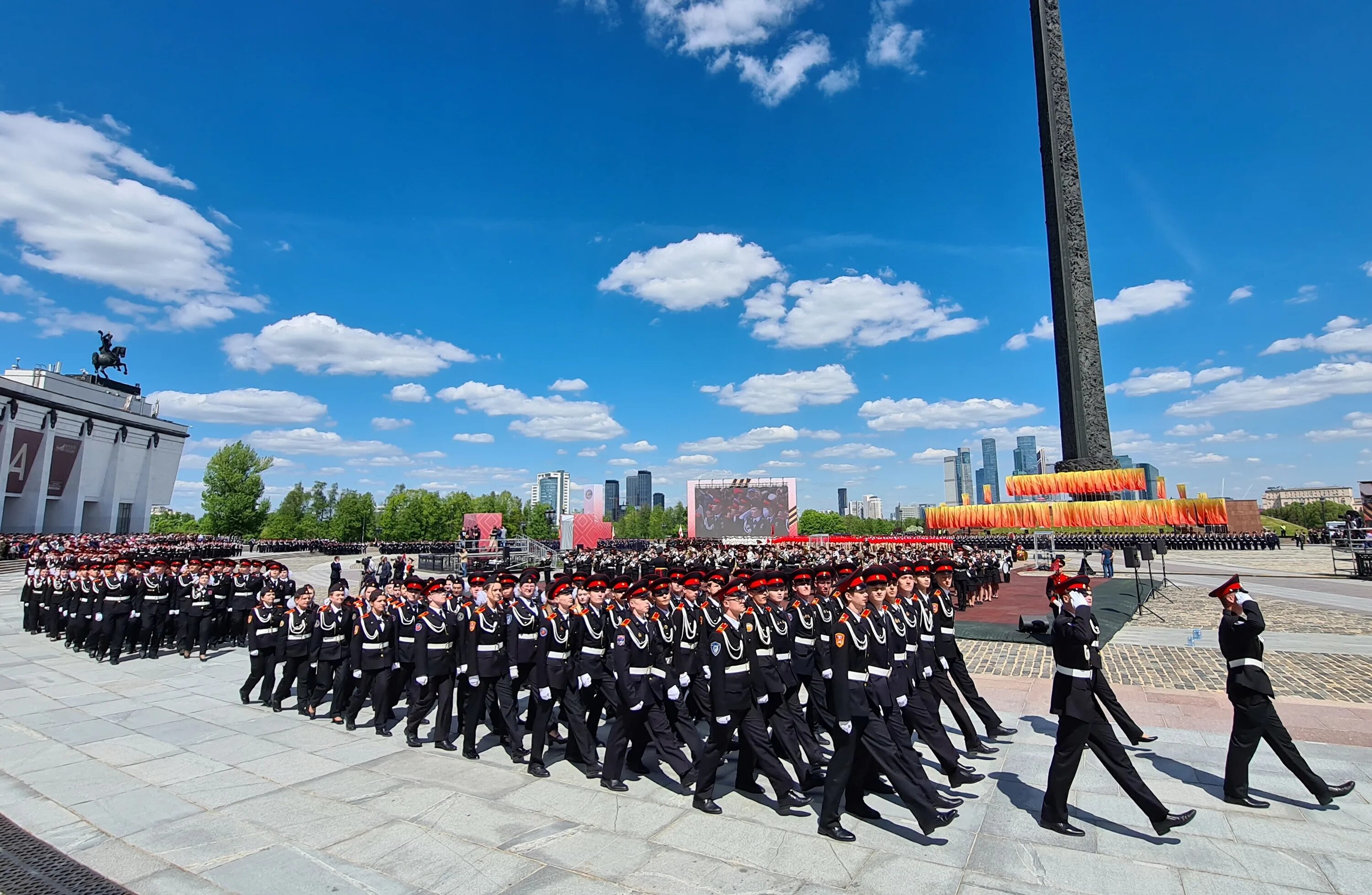 9 мая в москве 2024 год. Парад кадет на Поклонной горе. Парад кадетского движения на Поклонной горе. Парад кадетов на Поклонной горе 2021. Парад кадет на Поклонной горе 2022.