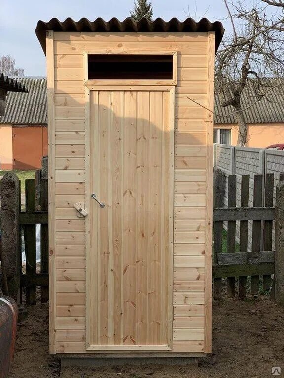 Туалет пенза купить. Деревянный туалет. Туалет дачный деревянный. Туалетдеревнный для дачи. Туалет из дерева для дачи.