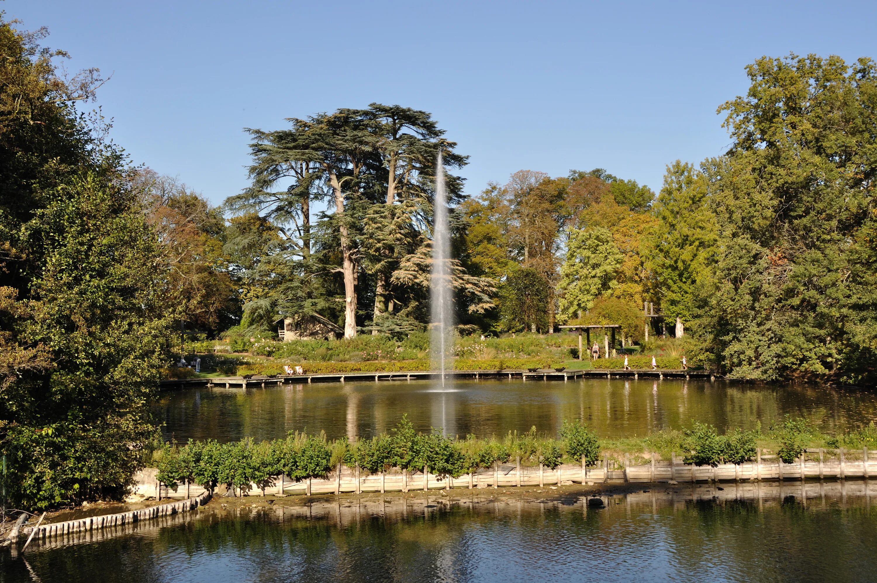 Ля парка. Парк Флораль в Париже. Парк Флораль Орлеане. Parc Floral de la source Орлеан. Дендрарий Арборетум Цюрих.