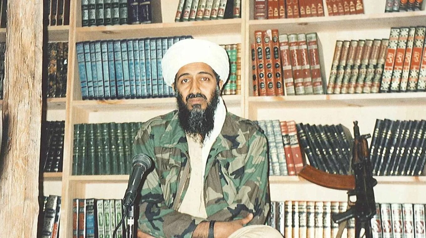 Почему один террорист без уха. Усама Бен Ладен. Усама Бен Ладен Аль Каида. Осама Бин Ладе. Усама Бен Ладен фото.
