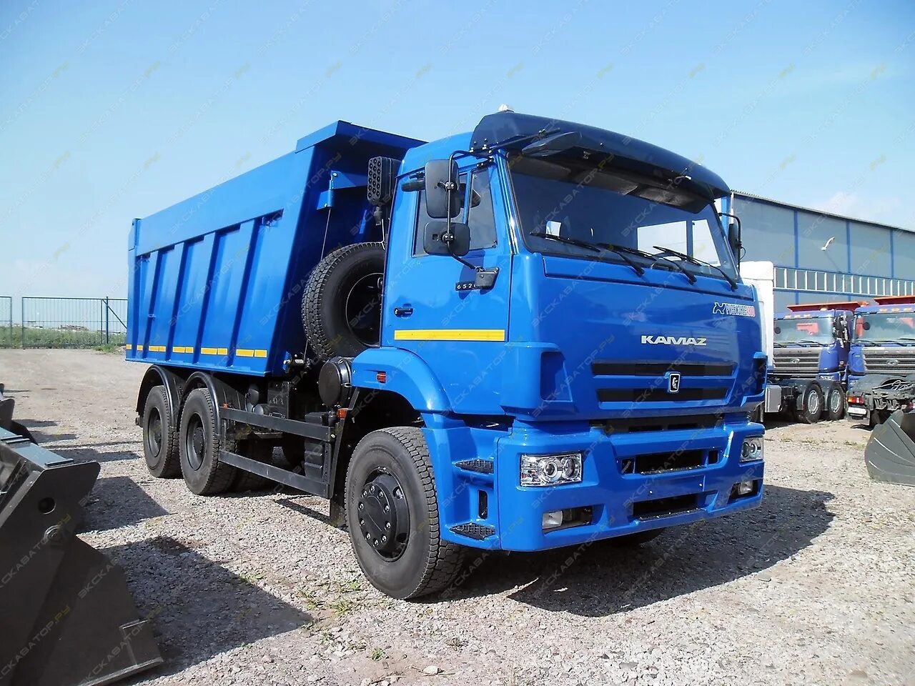 Самосвал в кювете. Водитель самосвала тверь. Тягач в кювете. Iveco-hongyan cq4186hv52. Тверской самосвал.