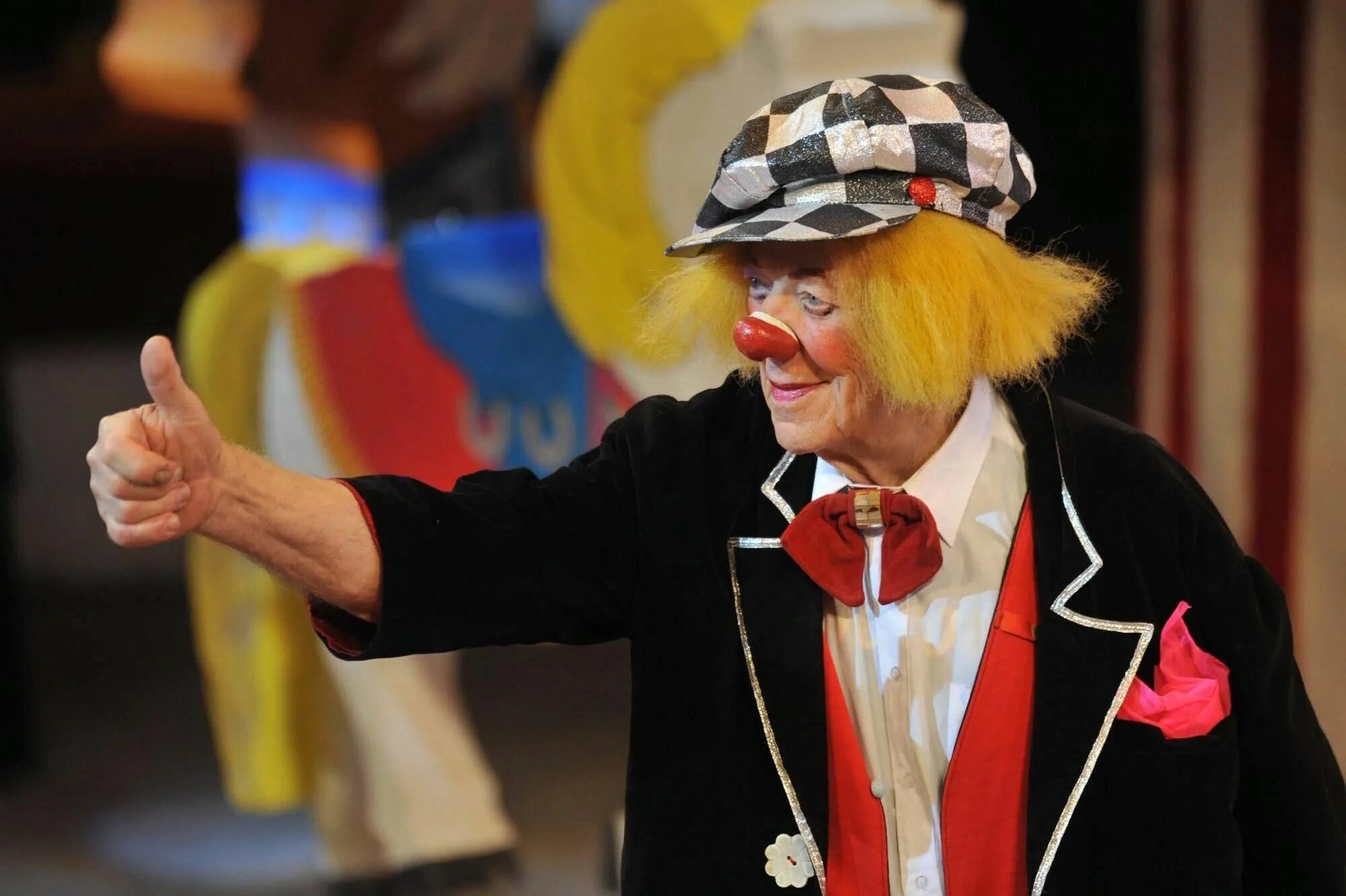 Олег попов фото в кепке Famous Russian clown Oleg Popov performs in Karlovy Vary, Czech Republic, on May