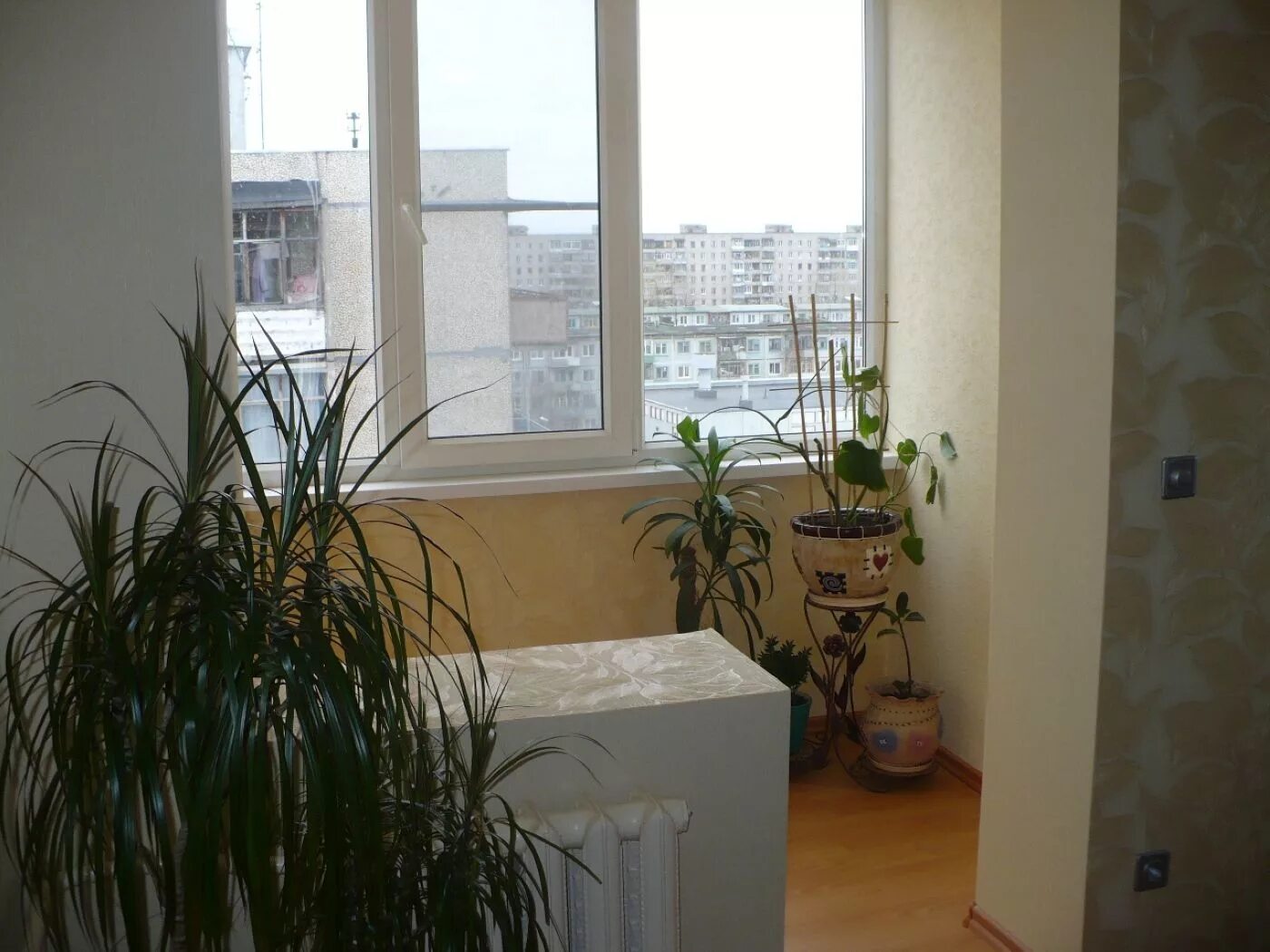 Теплый балкон. Ульяновка квартир балкон. Лоджия в теплом контуре. Микрорайон хороший с теплой лоджией. Лоджия киров