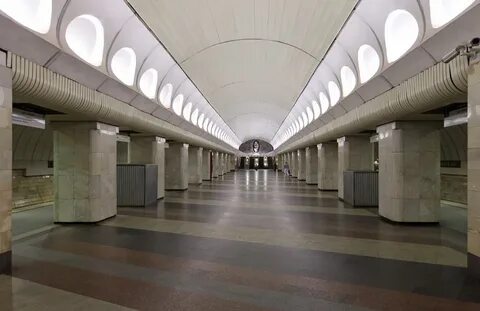 Метро римская