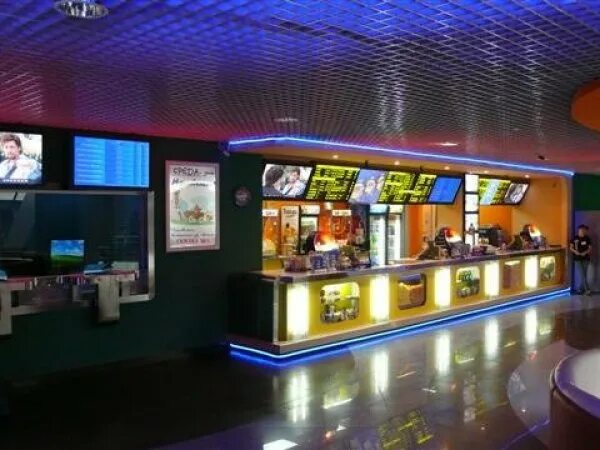 Киноафиша уфа кинопростор. Простор кинотеатр уфа. Мягкий кинотеатр уфа. Кинопростор уфа 3 зал. Сипайлово уфа кинотеатр простор.