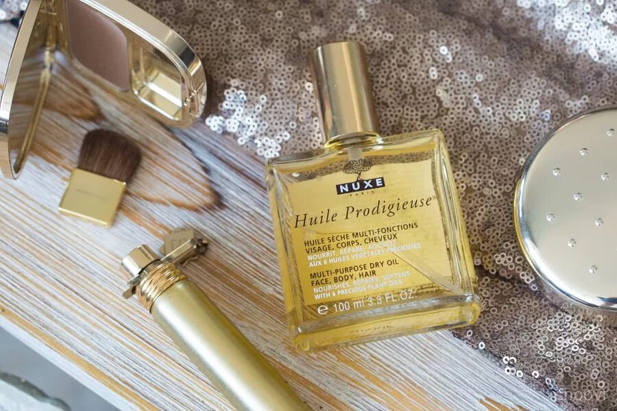 Нюкс сухое масло 100 мл спрей золотое. Body oil nuxe. Nuxe масло с шиммером. Nuxe масло. Масло для тела nuxe сухое huile prodigieux multi-usage dry oil.