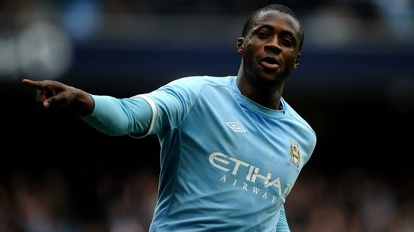 Yaya Toure. Яя туре футболист. Яя туре Манчестер Сити. Яя туре 2012-2013. Сену туре