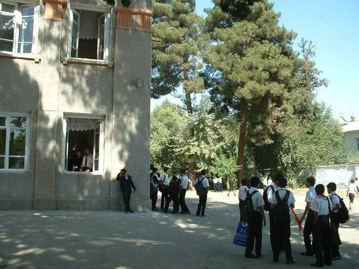 Кембриджская академия в душанбе. Школа таджикистан нури рахмон. Школа № 20 город душанбе. Школы в душанбе. Образование и школы в таджикистане.