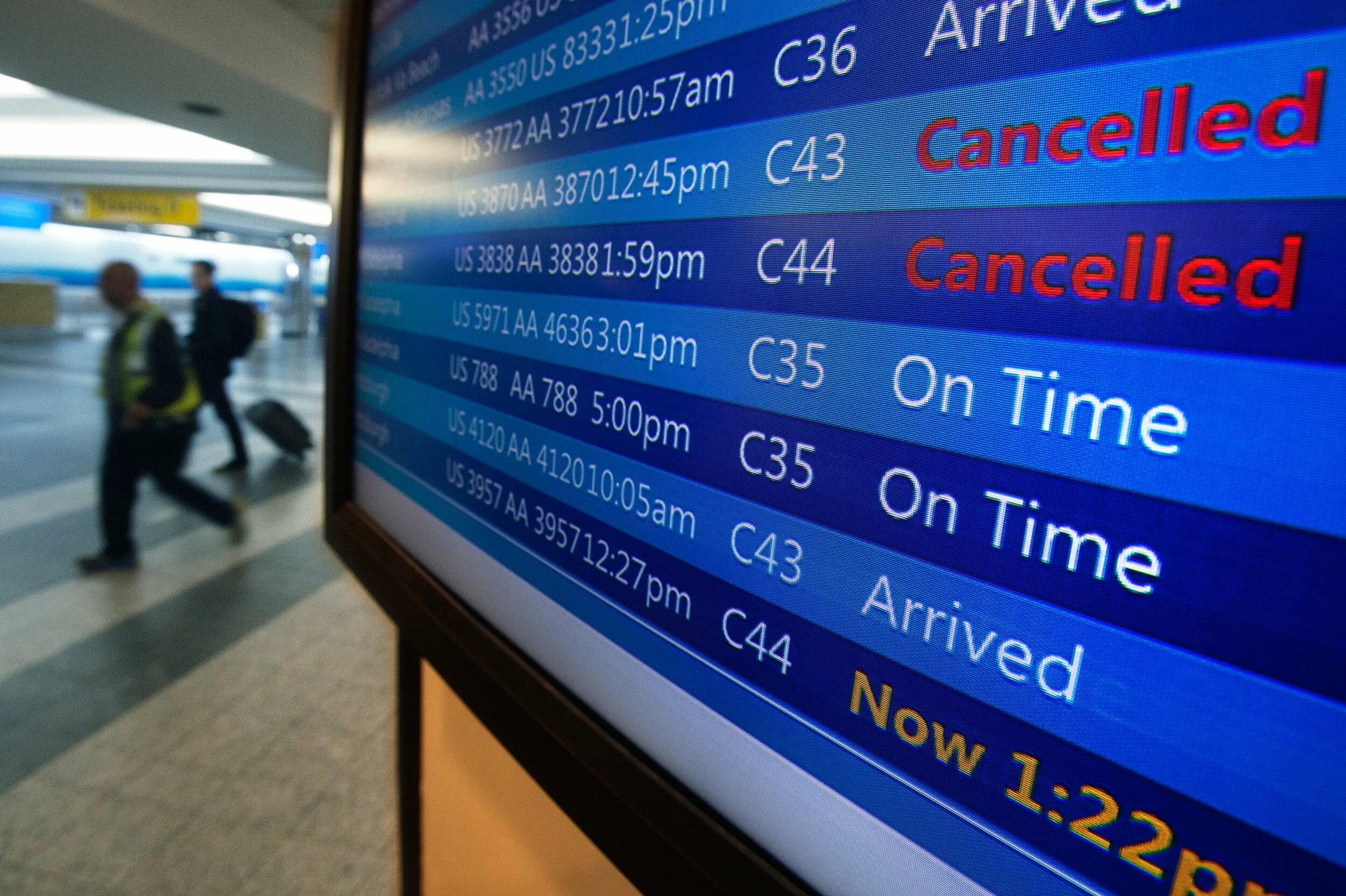 Задержка чартерного рейса. Отмена рейса. flight is cancelled. cancelled flight.