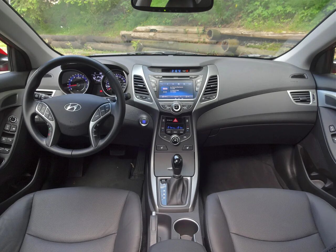 Хендай внутри салона. Hyundai Elantra 2014. Hyundai Elantra 2013-2014. Hyundai Elantra Limited 2014. Hyundai Elantra 2013 салон.