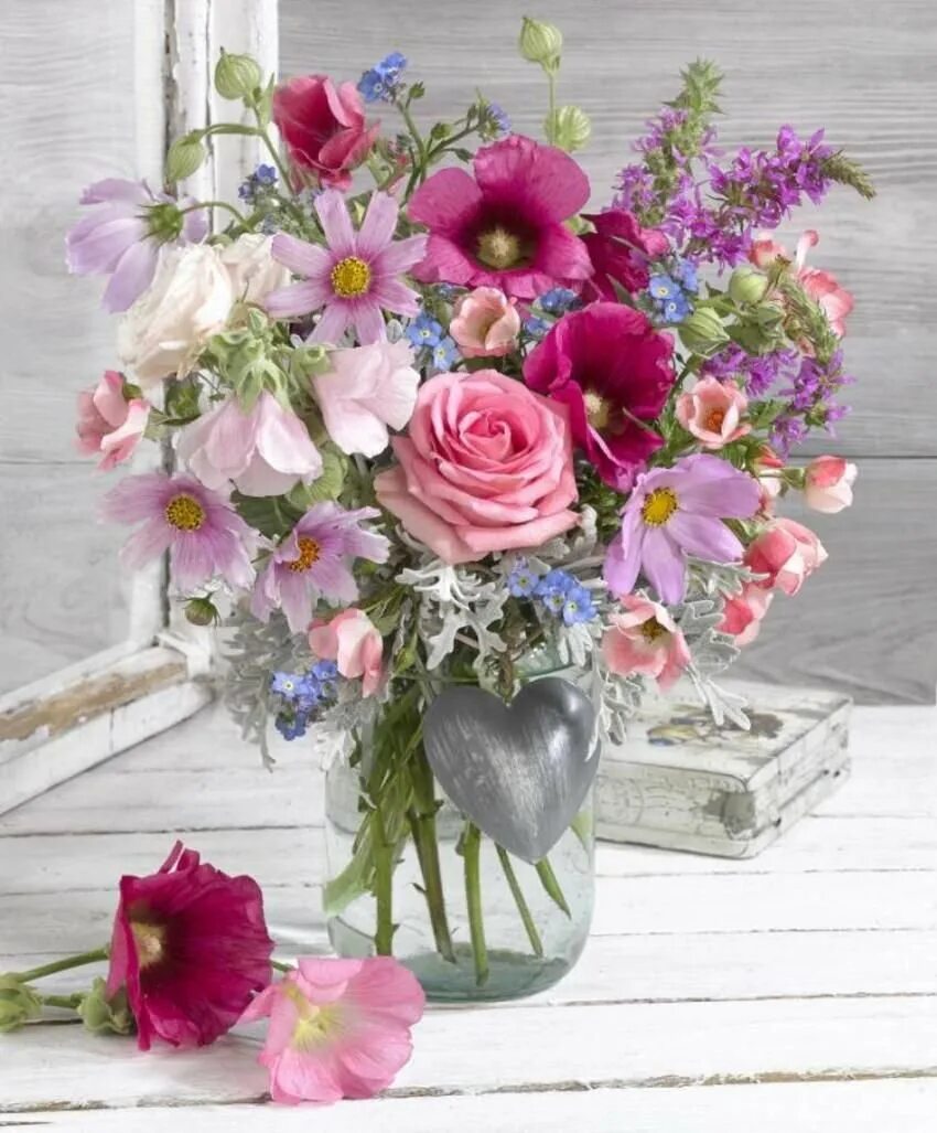 Очаровательный цвет. Цветы в вазе. Букет "изысканный". Красивый летний букет.