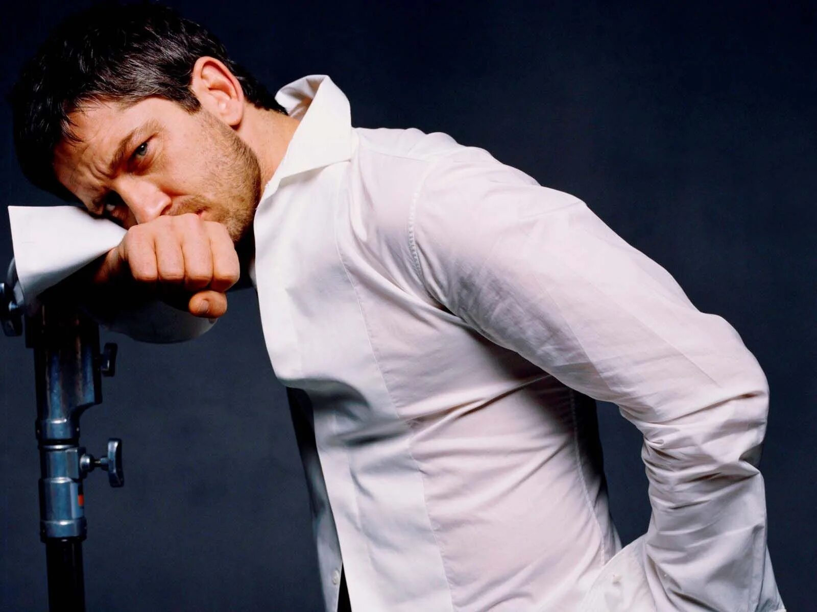 Сочинение почему люди бывают одинокими. Люди становятся жестокими. Гордыня это определение. Гордыня цитаты. Мы слишком гордые.