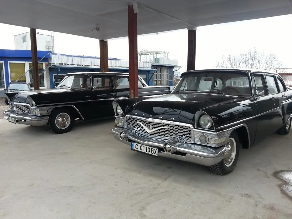 Газ 13 чайка розовая. «чайка» газ-13 (1959-1981). Газ 13 авито. Газ-13б чайка кабриолет. Газ 13 чайка сбоку.