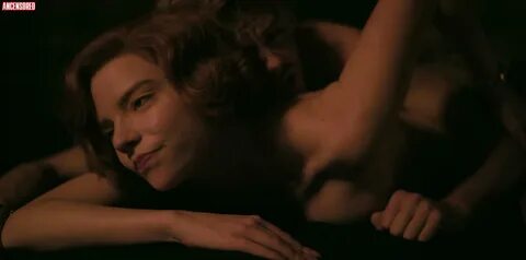 Аня Тейлор-Джой nude pics.