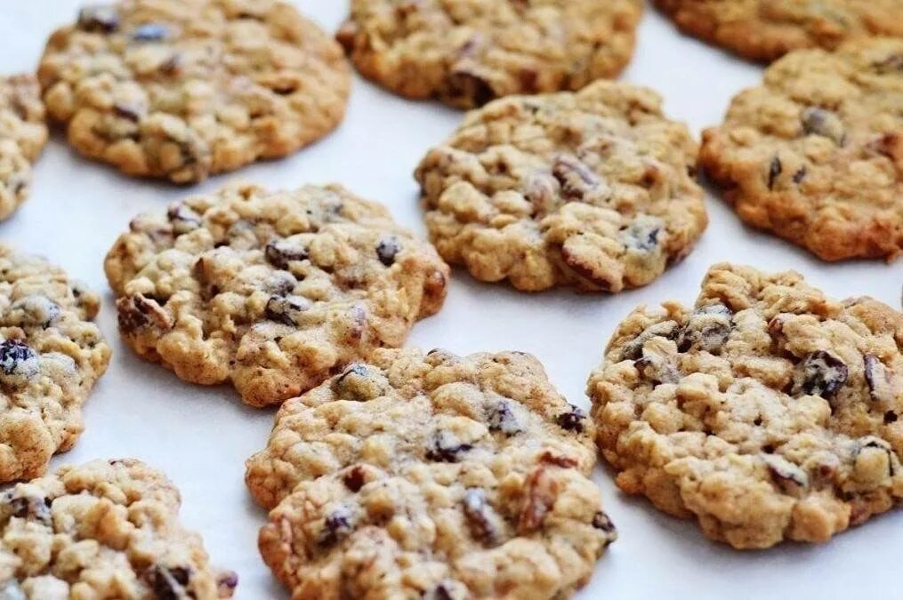 Печенье из овсяных хлопьев. Постные овсяные печенья. Домашние овсяные печенья. Овсяно банановое печенье. Овсяно творожное печенье.