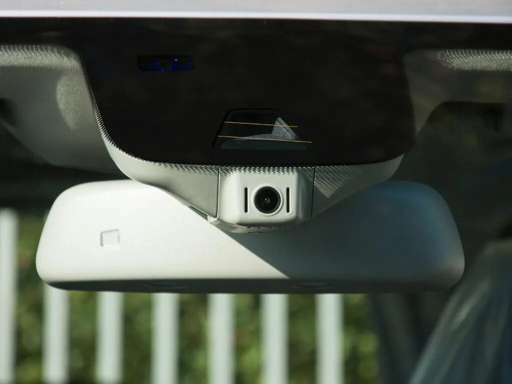 Незаметный видеорегистратор. Видеорегистратор axiom mercedes special wi-fi. штатный видеорегистратор мл 164. видеорегистратор на мерседес x164. видеорегистратор w211.
