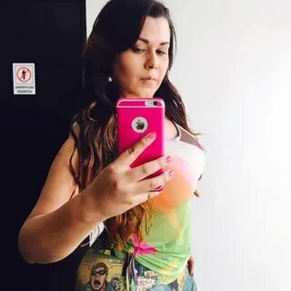 Model - khloe hermaprodite high 