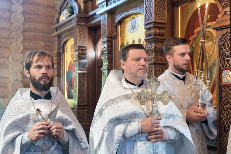 настоятель храма вознесения