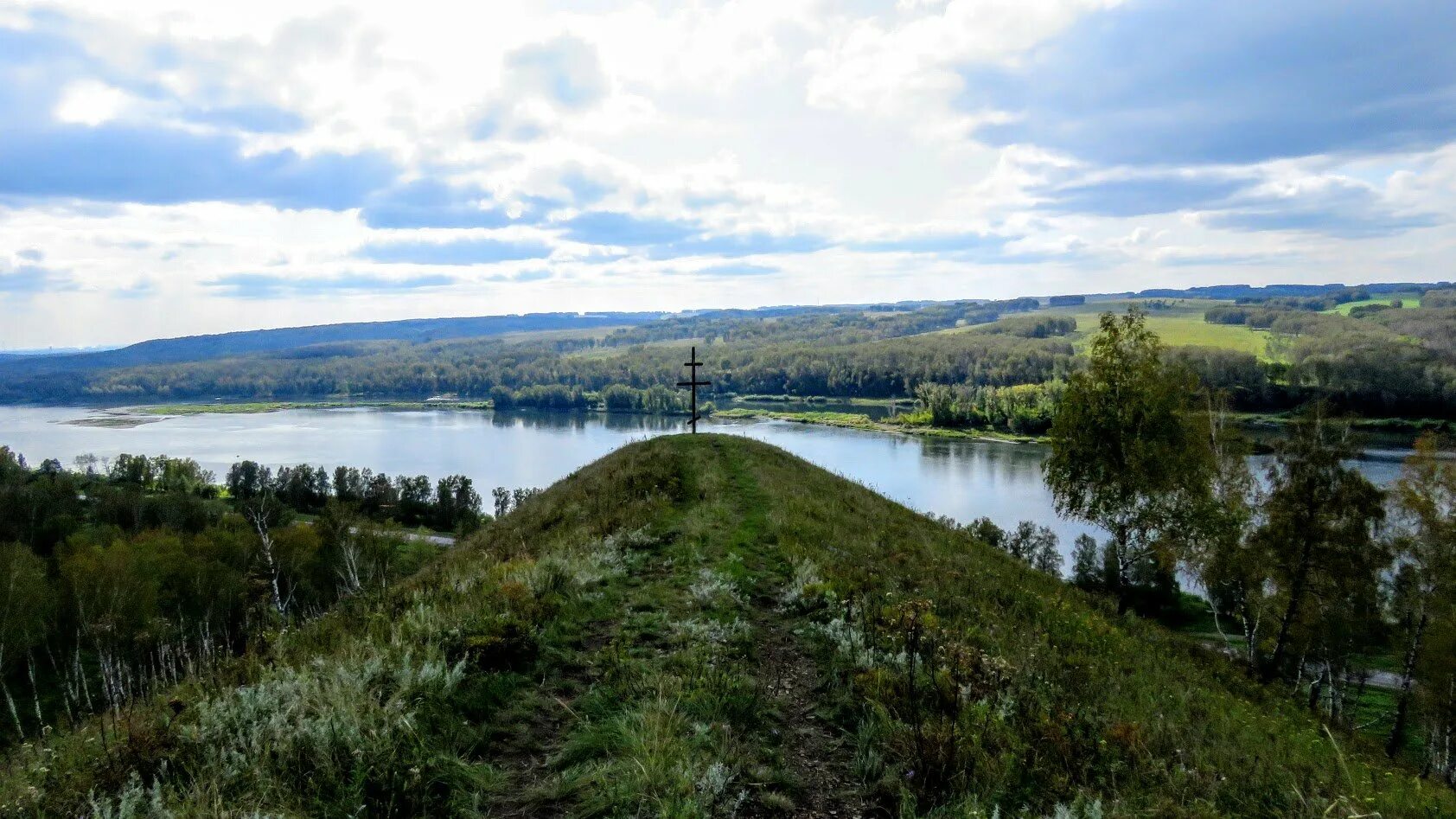 Река томь кемерово. Река томь кемеровская область. Речка томь кемерово. Река томь кемеровская. Река томь новокузнецк.