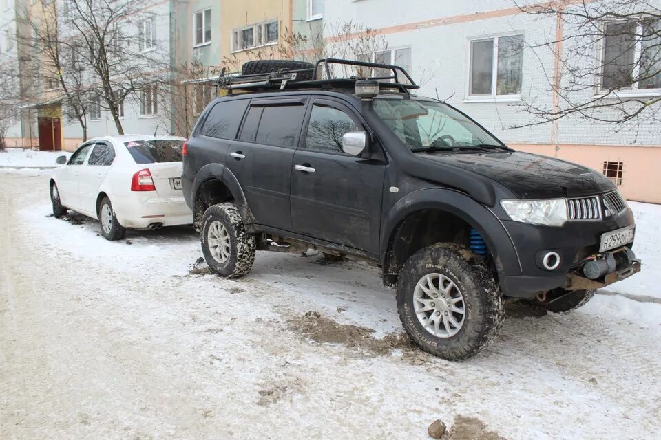 Колеса на паджеро спорт. Колеса на паджеро спорт 2 ат 35. Mitsubishi pajero на 33 колесах. Колеса на паджеро спорт. Колеса на паджеро спорт.
