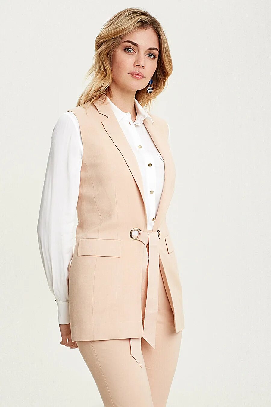 бежевая жилетка. Dell'oglio двубортный жилет. Lardini жилетка. бежевая вязаная жилетка. бежевая жилетка на белом фоне.