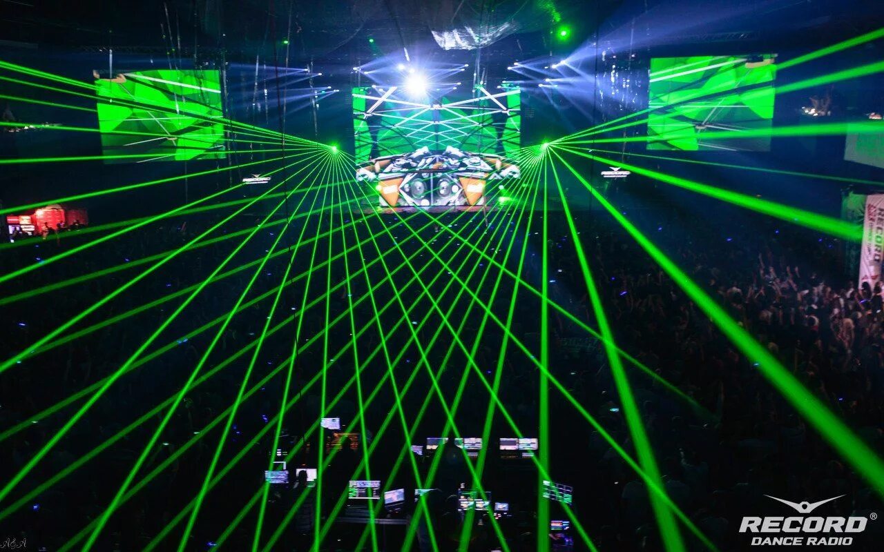 Dreamlaser. Recording 18. Dc888. Звукорежиссер на студии. Дрим лазер.