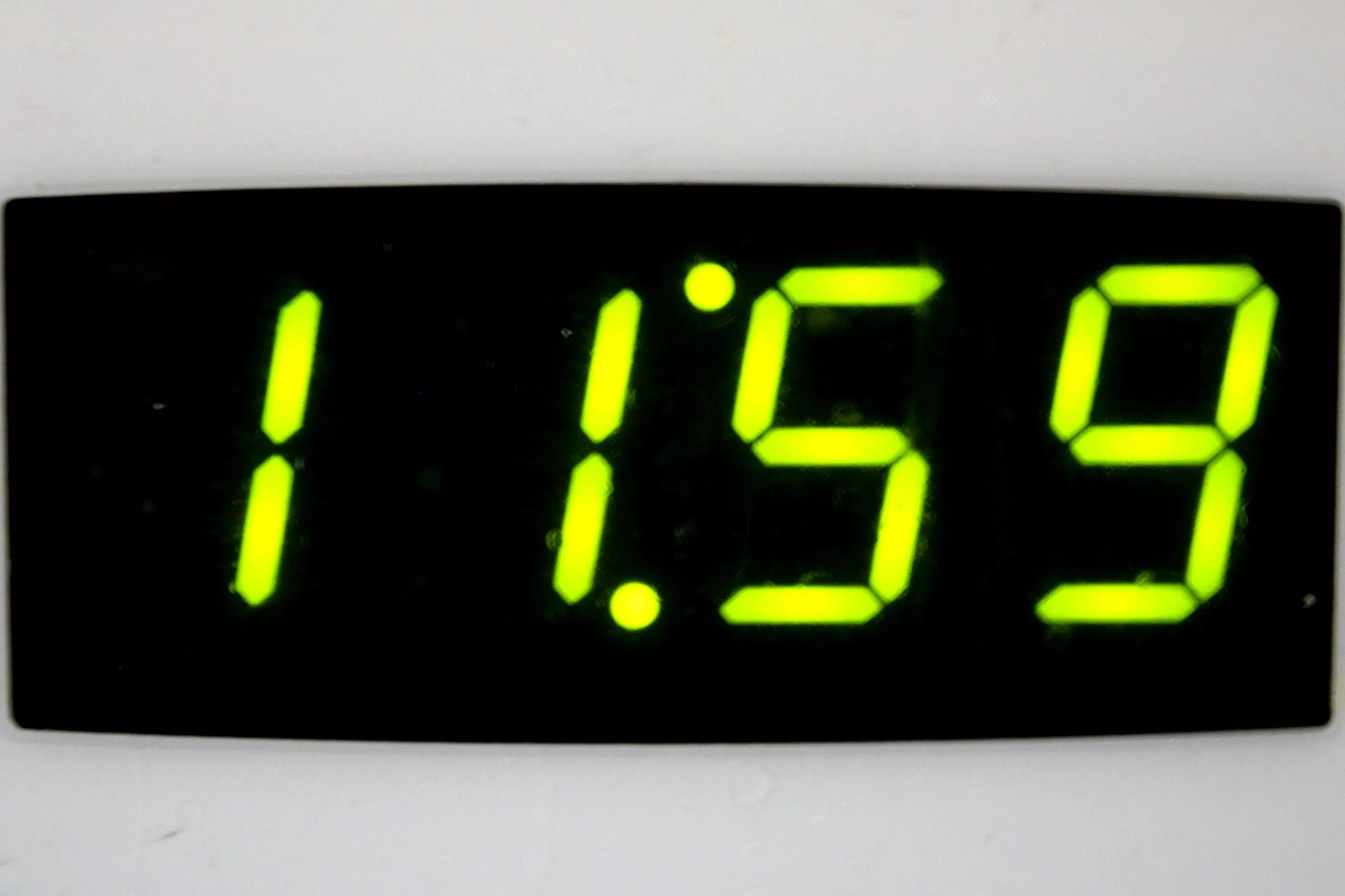 Часы Digital Clock 200730138828.4. Электронные часы диджитал клок 1018. Электронные часы 11:00. Цифровые часы 00 000.