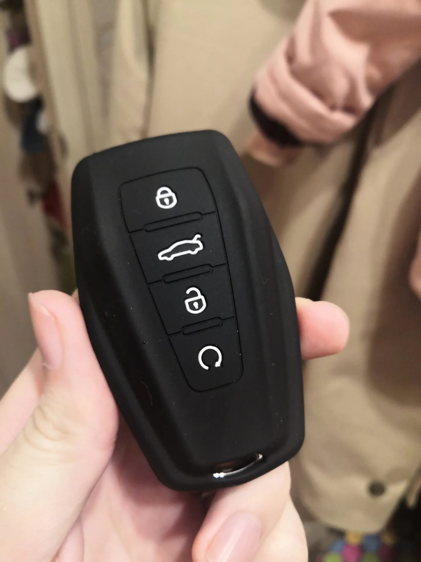 Аксессуары кулрей. Чехол для ключа geely coolray. Ключ джили куллрей. Чехол на ключ джили кулрей. Аксессуары кулрей.