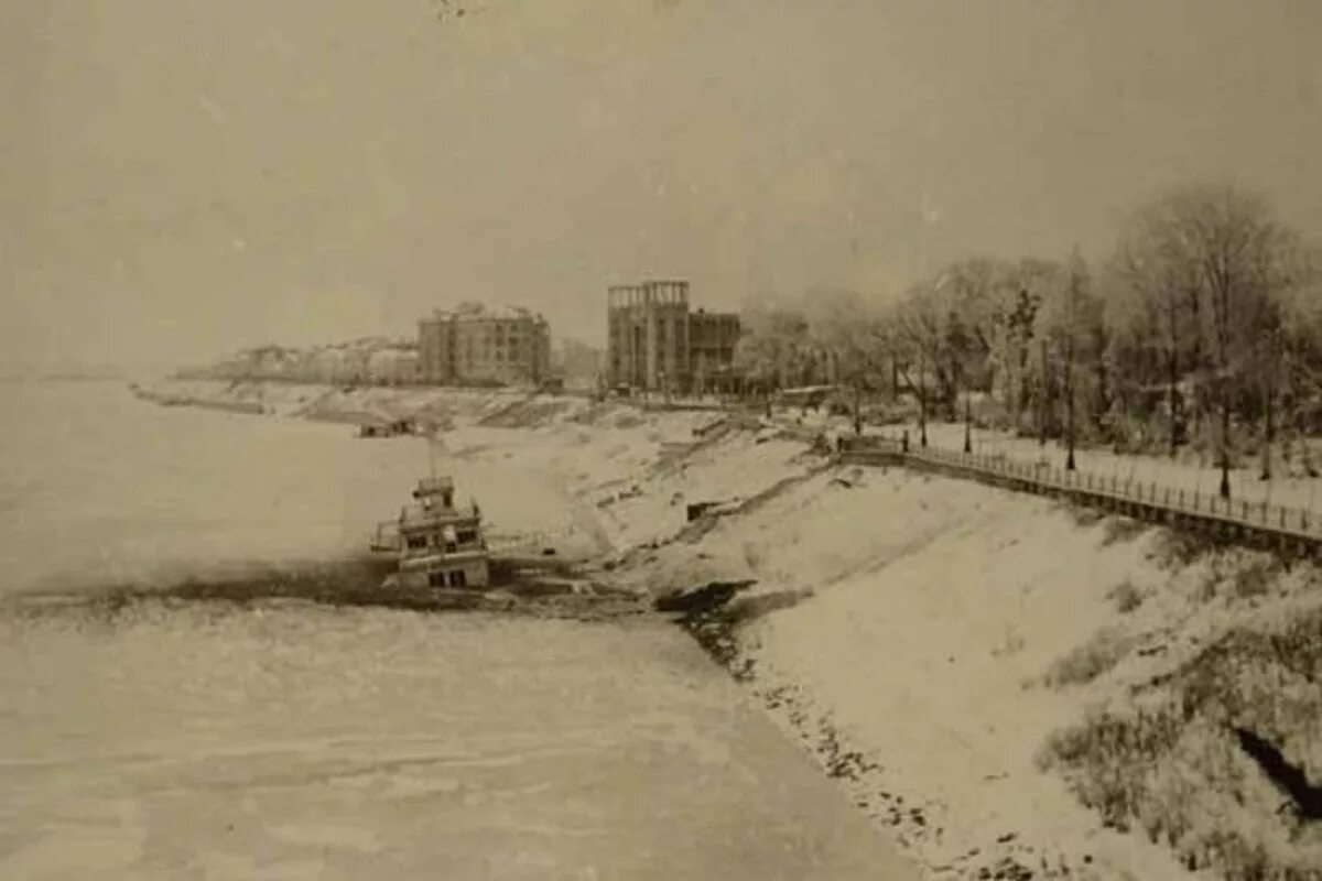 Тверь в годы великой отечественной. Тверь 1941. Старый мост Тверь 1941. Тверь оккупация города 1941 год. Оккупация Калинина 1941.