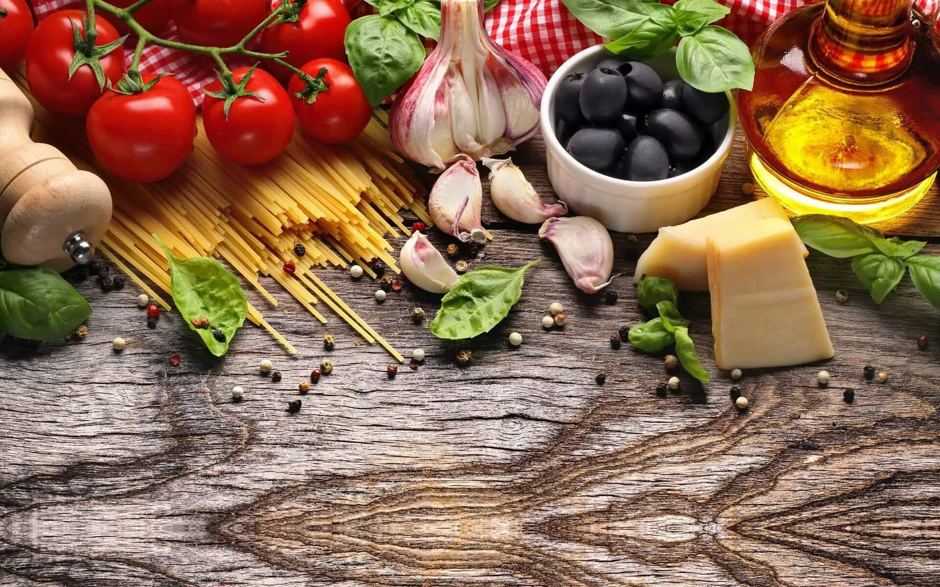 Специи кулинария. Продукты фон. специи на деревянном фоне. фон еда. кулинарный фон.