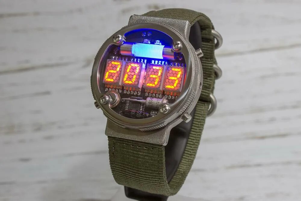 Часы ласт лайт. Часы metro 2033. наручные часы metro 2033. metro 2033 nixie watch. часы метро 2033 наручные.