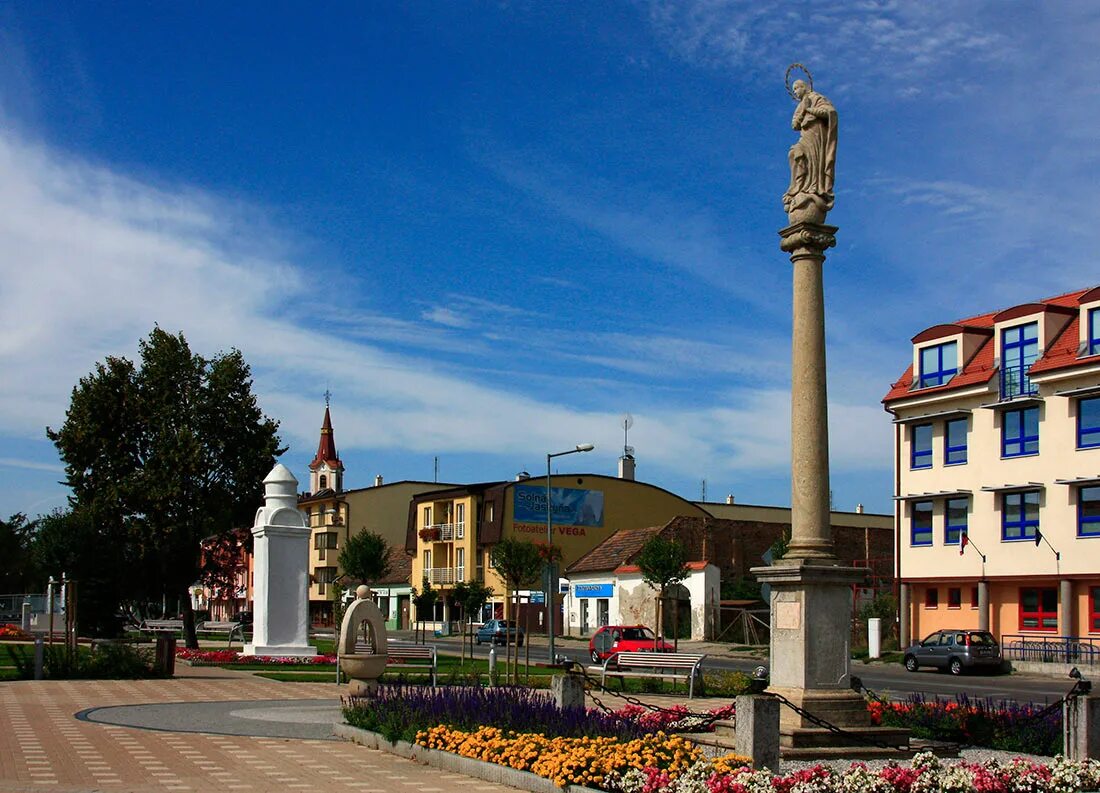 Сенец. Senec словакия. сенец город. озеро сенец словакия. модра город.