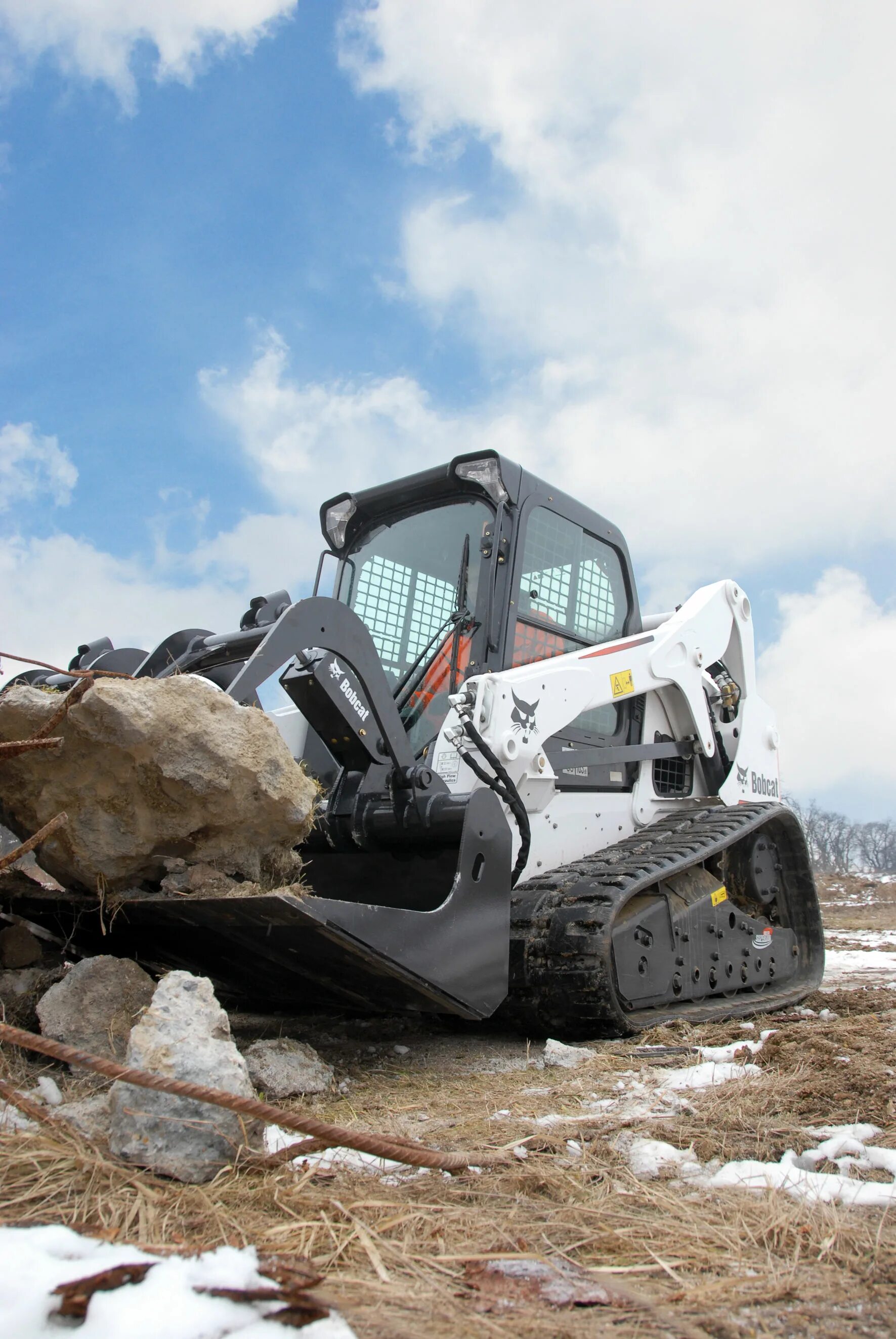 Bobcat гусеничный. Бобкэт t650. Бобкэт погрузчик t650. Гусеничный мини погрузчик Bobcat t650. Бобкэт 650.