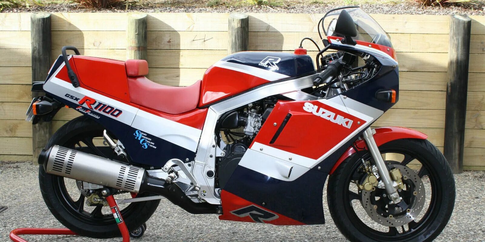 Suzuki gsx 1100f katana. Мотоцикл сузуки 1100 кубов. Suzuki gsx 1100f 1996 года. Suzuki gsx 1100. Suzuki vx 1100.