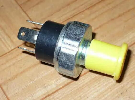 датчик давления масла нексия 16 клапанов. 5 8v. датчик давления дэу нексия 8 клапанная. датчик давления масла дэу. датчик давления масла дэу.