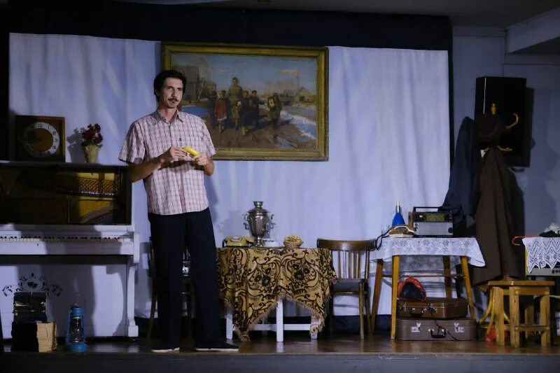 Театр федорино горе. Альпийская баллада театр. Спектакль мышьяк и кружева актеры. Спектакль который не оставит равнодушным. Театр карина.