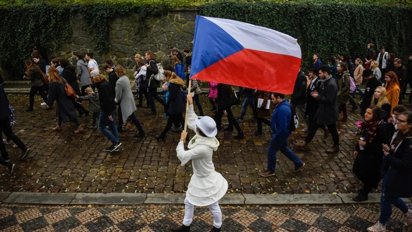 Выступление на площади чехия. Протесты в чехии 2022. Демонстрация в чехии. Чехия новости на русском языке сегодня. Правительство чехии.